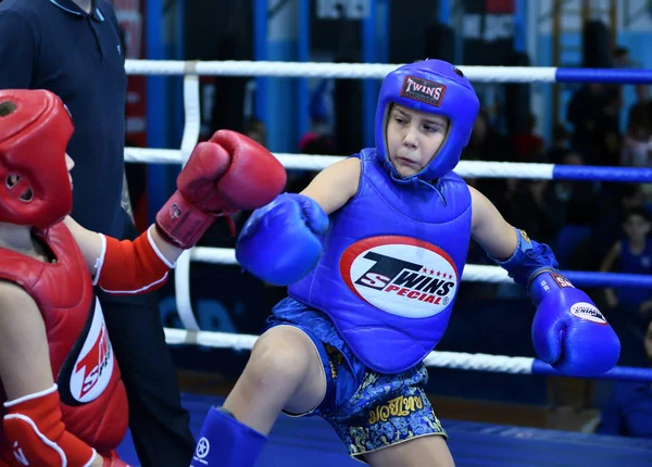 Orenburg, Russie - 20 octobre 2019 : Les garçons concourent en boxe thaïlandaise — Photo