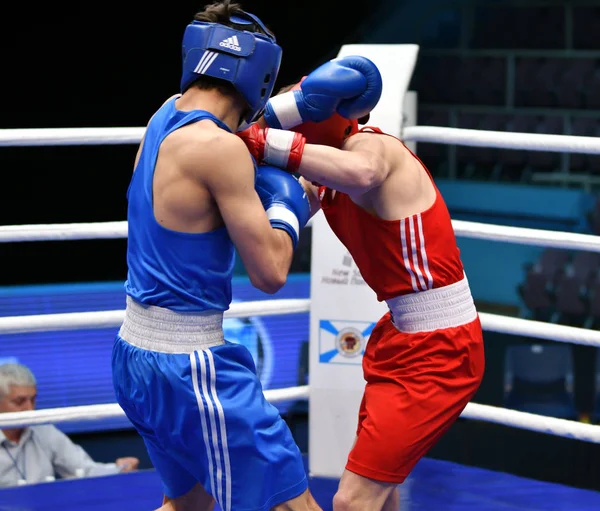 Orenburg, Rússia-7 de maio de 2017 ano: Meninos competem no boxe — Fotografia de Stock