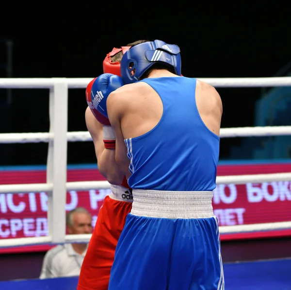 Orenburg, Russia-maggio 7, 2017 anno: I ragazzi gareggiano nella boxe — Foto Stock