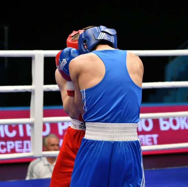 Orenburg, Rússia-7 de maio de 2017 ano: Meninos competem no boxe — Fotografia de Stock