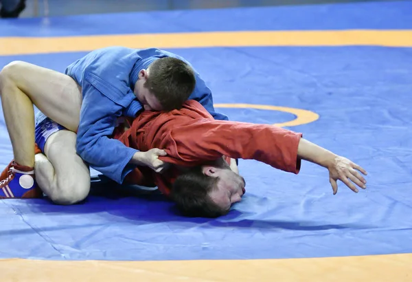 Orenburg, Rusland - 25-26 oktober 2019: Jongens competities Sambo — Stockfoto