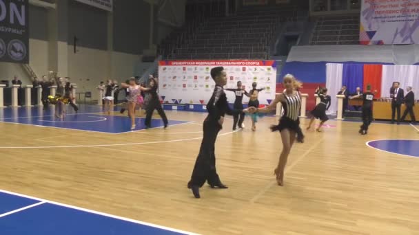 Orenburg Rusia Noviembre 2019 Chica Joven Compiten Los Bailes Deportivos — Vídeos de Stock