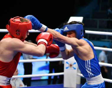 Orenburg, Rusya-7 Mayıs 2017: Erkekler boks müsabakasında