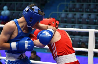 Orenburg, Rusya-7 Mayıs 2017: Erkekler boks müsabakasında
