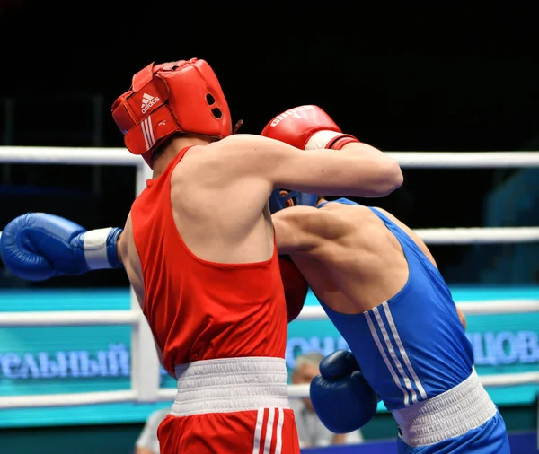 Orenburg, Russia-May 7, 2017 year: Boys compete in boxing — Stock Photo, Image