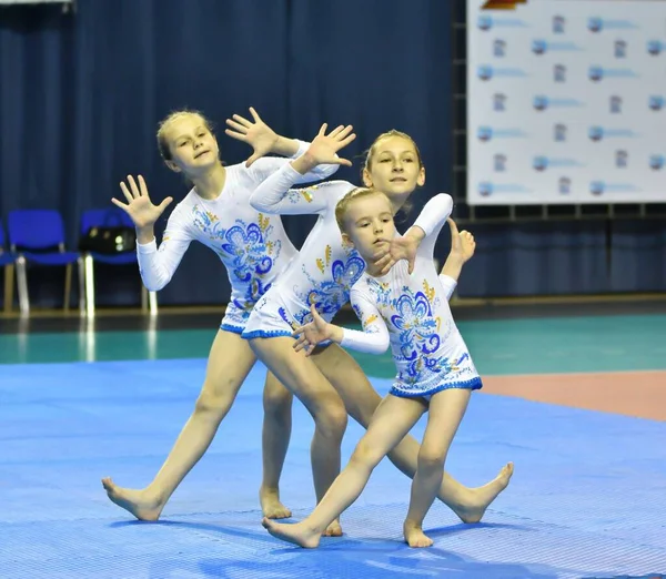 Orenburg Rusia Mayo 2017 Años Chica Compite Acrobacias Deportivas Open — Foto de Stock