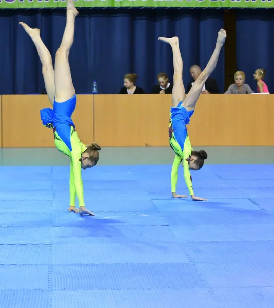 Orenburg Rusia Mayo 2017 Años Chica Compite Acrobacias Deportivas Open — Foto de Stock