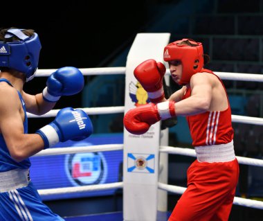 Orenburg, Rusya - 7 Mayıs 2017: Çocuk boksörler arasında 1999-2000 yılları arasında Rusya Şampiyonası 'na katılan boksörler