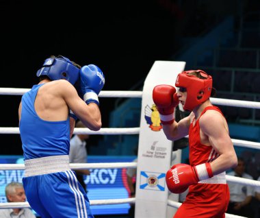 Orenburg, Rusya - 7 Mayıs 2017: Çocuk boksörler arasında 1999-2000 yılları arasında Rusya Şampiyonası 'na katılan boksörler