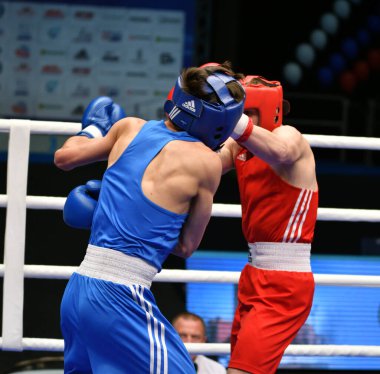 Orenburg, Rusya - 7 Mayıs 2017: Çocuk boksörler arasında 1999-2000 yılları arasında Rusya Şampiyonası 'na katılan boksörler