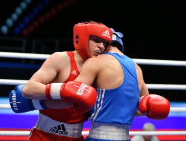 Orenburg, Rusya - 7 Mayıs 2017: Çocuk boksörler arasında 1999-2000 yılları arasında Rusya Şampiyonası 'na katılan boksörler