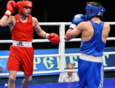 Orenburg, Rusya - 7 Mayıs 2017: Çocuk boksörler arasında 1999-2000 yılları arasında Rusya Şampiyonası 'na katılan boksörler