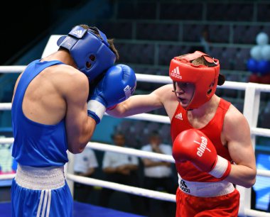 Orenburg, Rusya - 7 Mayıs 2017: Çocuk boksörler arasında 1999-2000 yılları arasında Rusya Şampiyonası 'na katılan boksörler