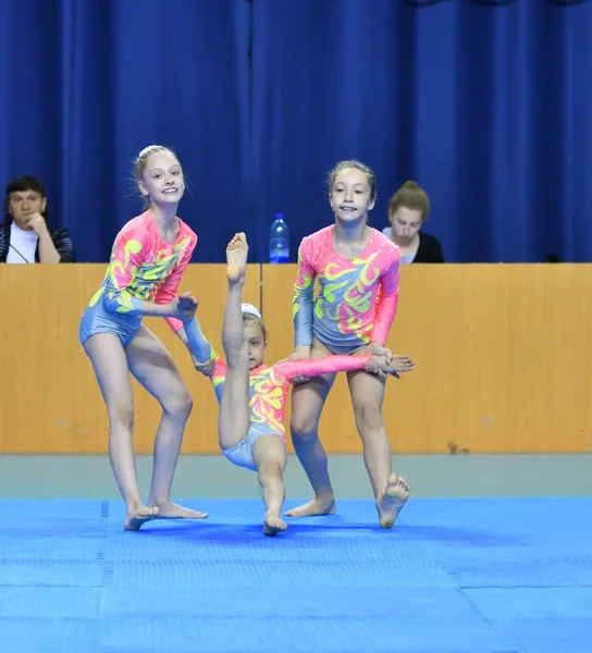 Orenburg Rússia Maio 2017 Anos Menina Competir Acrobacias Esportivas Open — Fotografia de Stock