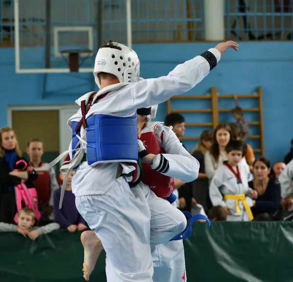 Orenburg Russia Жовтня 2019 Хлопці Змагаються Тхеквондо Orenburg Open Taekwondo — стокове фото