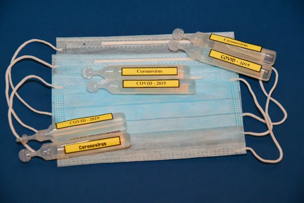 Frasco Con Cepa Coronavirus Covid 2019 Máscara Médica —  Fotos de Stock