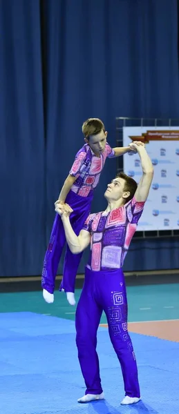 Orenburg Oroszország May 2017 Years Boys Competin Sports Acrobatics Open — Stock Fotó