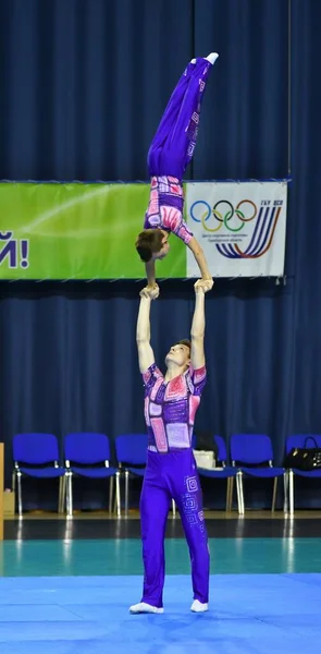 Orenburg Rusia Mayo 2017 Años Los Niños Compiten Acrobacias Deportivas —  Fotos de Stock