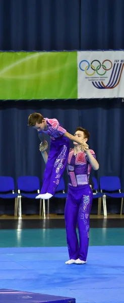 Orenburg Rusia Mayo 2017 Años Los Niños Compiten Acrobacias Deportivas — Foto de Stock