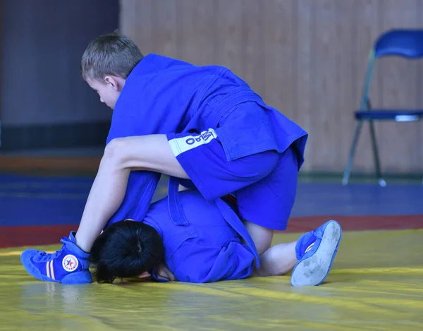 Orenburg Rusland Februari 2019 Jongens Wedstrijden Zelfverdediging Zonder Wapens Het — Stockfoto