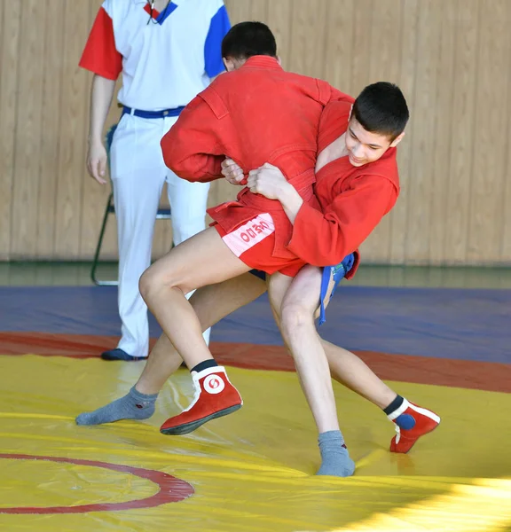 俄罗斯奥伦堡 2019年2月23日 男子比赛自卫无武器在锦标赛学校体育1号L 科瓦列夫斯基在年轻男子2005 2006年出生年 — 图库照片