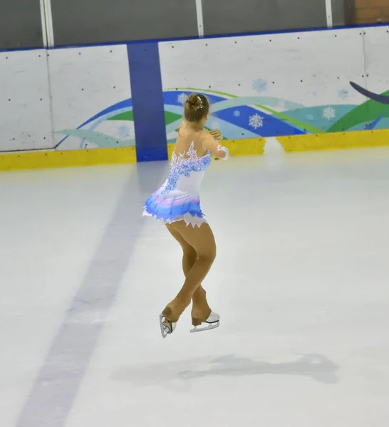 Orenburg Federacja Rosyjska Marca 2018 Roku Dziewczyny Konkurować Łyżwiarstwie Figurowym — Zdjęcie stockowe