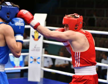 Orenburg, Rusya - 7 Mayıs 2017: Çocuk boksörler arasında 1999-2000 yılları arasında Rusya Şampiyonası 'na katılan boksörler