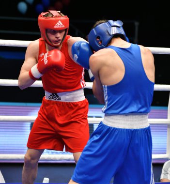 Orenburg, Rusya - 7 Mayıs 2017: Çocuk boksörler arasında 1999-2000 yılları arasında Rusya Şampiyonası 'na katılan boksörler