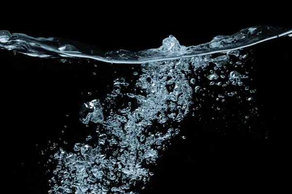 Vatten på en svart — Stockfoto