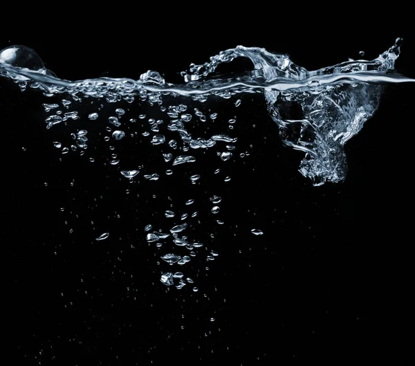 Wasser auf schwarz — Stockfoto