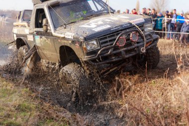Off-road 4x4 spor araba yarışması