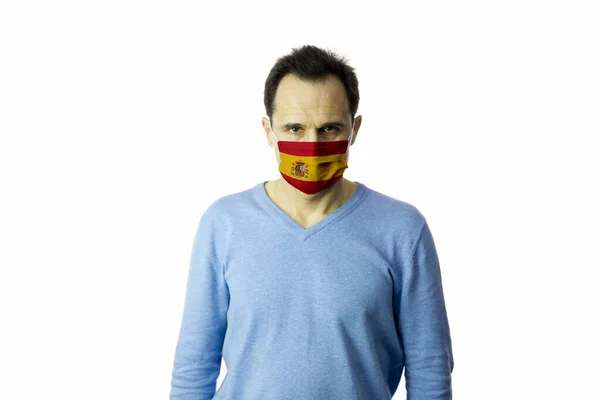 En man med medicinsk mask. Isolerad. Coronavirusutbrott i Europa. Pandemi i Spanien — Stockfoto