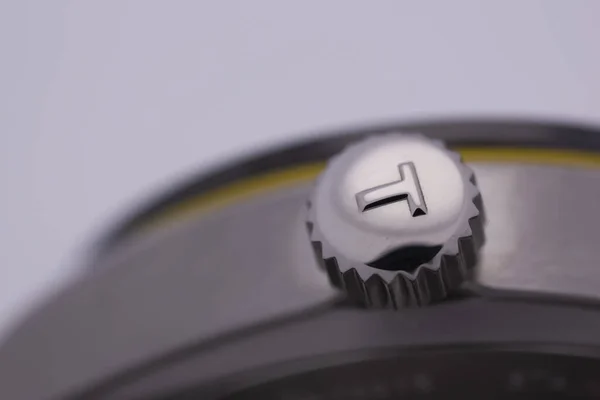 Le Locle, Szwajcaria 15.01.2020 - Tissot man watch stainless steel case,, szwajcarski kwarcowy zegarek mechaniczny izolowany, szwajcarska produkcja — Zdjęcie stockowe
