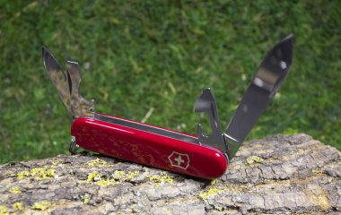 İbach, İsviçre 02.02.2020 - İsviçre ordu bıçağı Victorinox 'u açtı