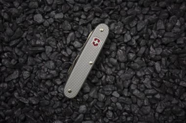 İbach, İsviçre 02.02.2020 - Kapalı İsviçre çakısı Victorinox çoklu aracı