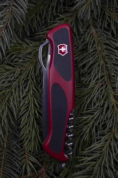 Ibach, Szwajcaria 02.02.2020 - Victorinox Swiss Army knife multitool — Zdjęcie stockowe