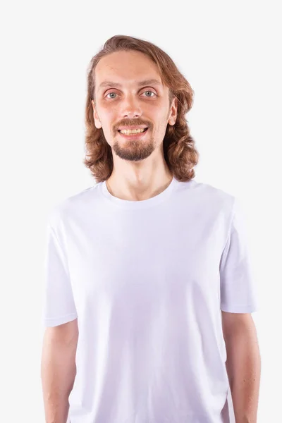 Caucasian man smiling, looking directly at camera. White background — Stock Photo, Image