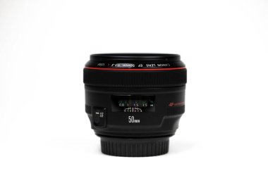 Tokyo, Japonya 22.04.2020 Canon EF-50mm 1.2 USM lens mesafe ölçeği kopyalama alanı