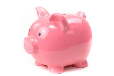 Beyaz arka planda izole edilmiş pembe kumbara. Yüksek açı kesilmiş.