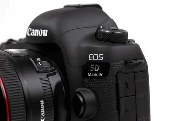 Tokio, Japan 22.04.2020: DSLR-camera Canon Mark 5D IV — Stockfoto