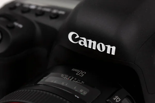 Tokio, Japan 22.04.2020: DSLR-camera Canon Mark 5D IV — Stockfoto