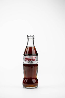 Atlanta, Georgia, ABD 1 Nisan 2020: ABD 'den klasik Coca Cola Light şişesi.