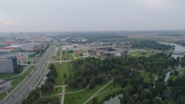 Minsk, Bielorrusia - septiembre de 2019: Palacio de la Independencia, residencia del presidente de Bielorrusia Alexander Lukashenko — Vídeo de stock