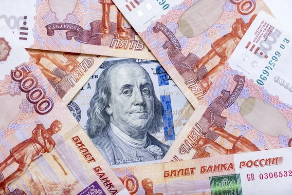 Moneda Estadounidense Usd Entre Rublo Ruso Frotar Billetes Papel Elección — Foto de Stock