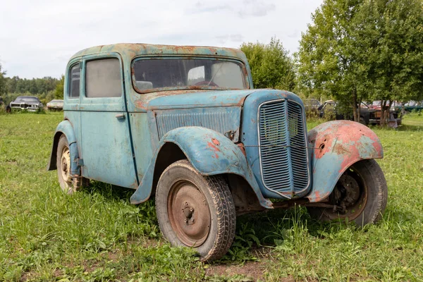 Mozhaisk Russia August 2019 Old Abandoned Rusty Vehicles Crushed Cars — Stock Photo, Image