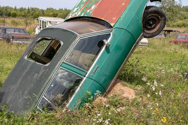Old Abandoned Rusty Vehicles Crushed Cars Scrapyard Junk Yard Needed — Stock Photo, Image