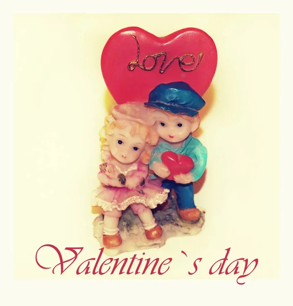 Valentine Day Statuettes Frame Young Couple Statuettes Background Valentines Background — Stock Photo, Image