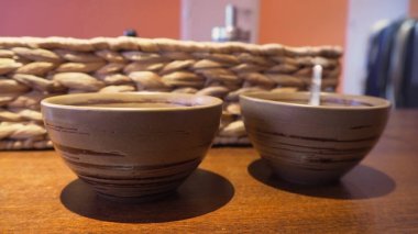 Çay odasında bir fincan Çin çayı..