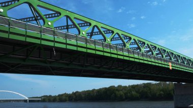 Eurovea yakınlarındaki Bratislava 'da eski bir köprü.
