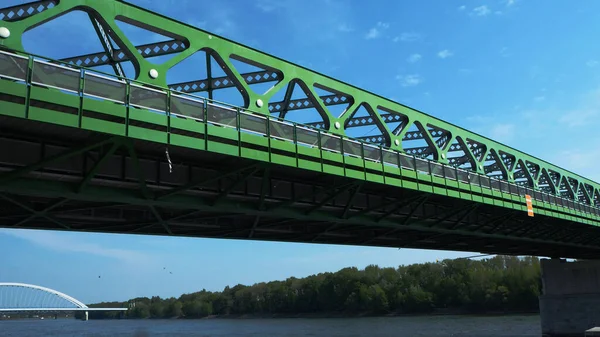 Alte Brücke Bratislava Bei Eurovea Stockbild